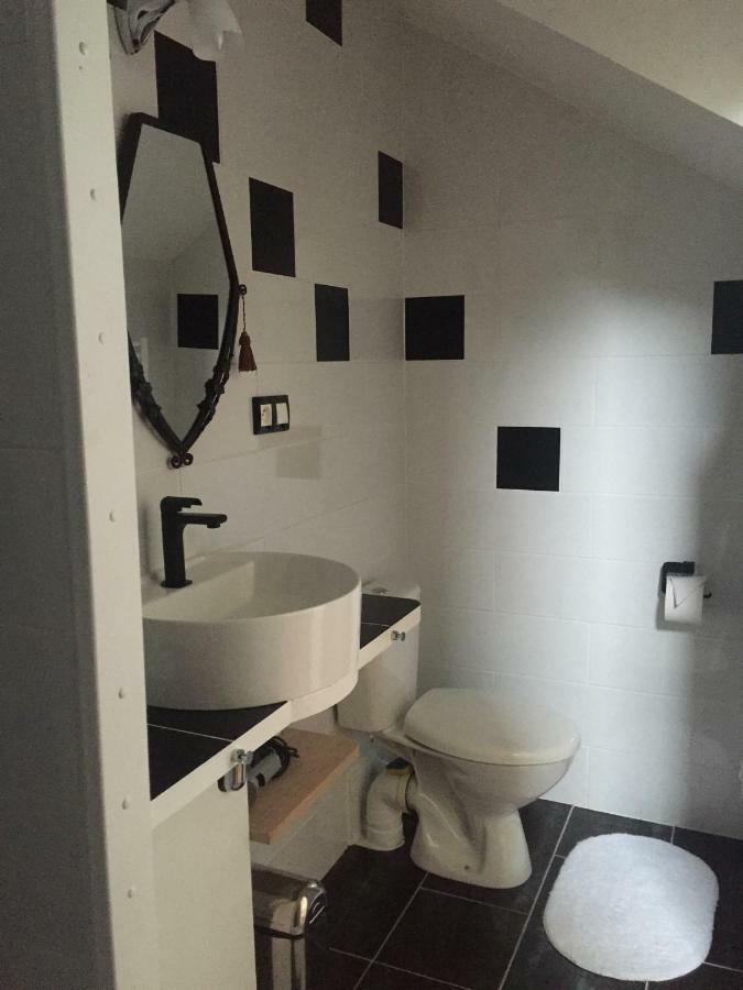 Gite Le Cezan Jegun Bagian luar foto