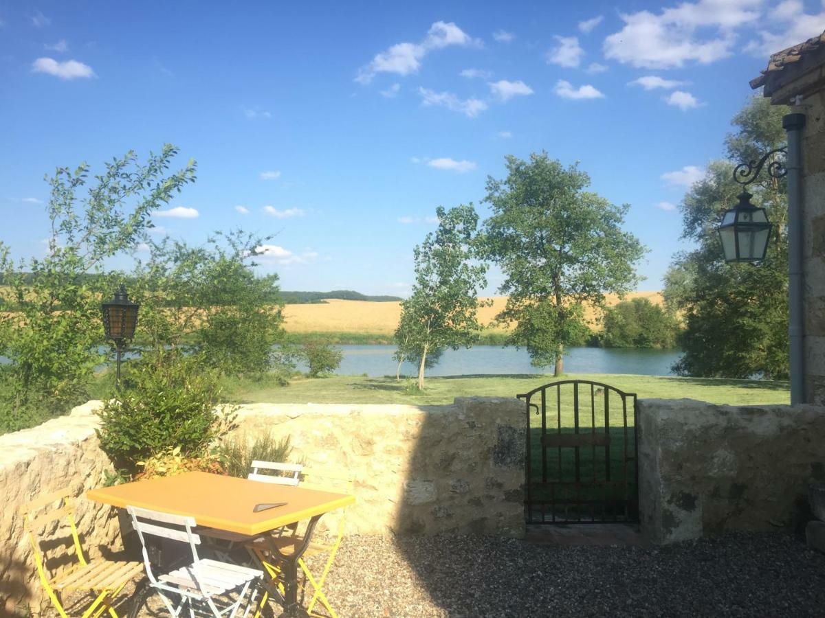 Gite Le Cezan Jegun Bagian luar foto